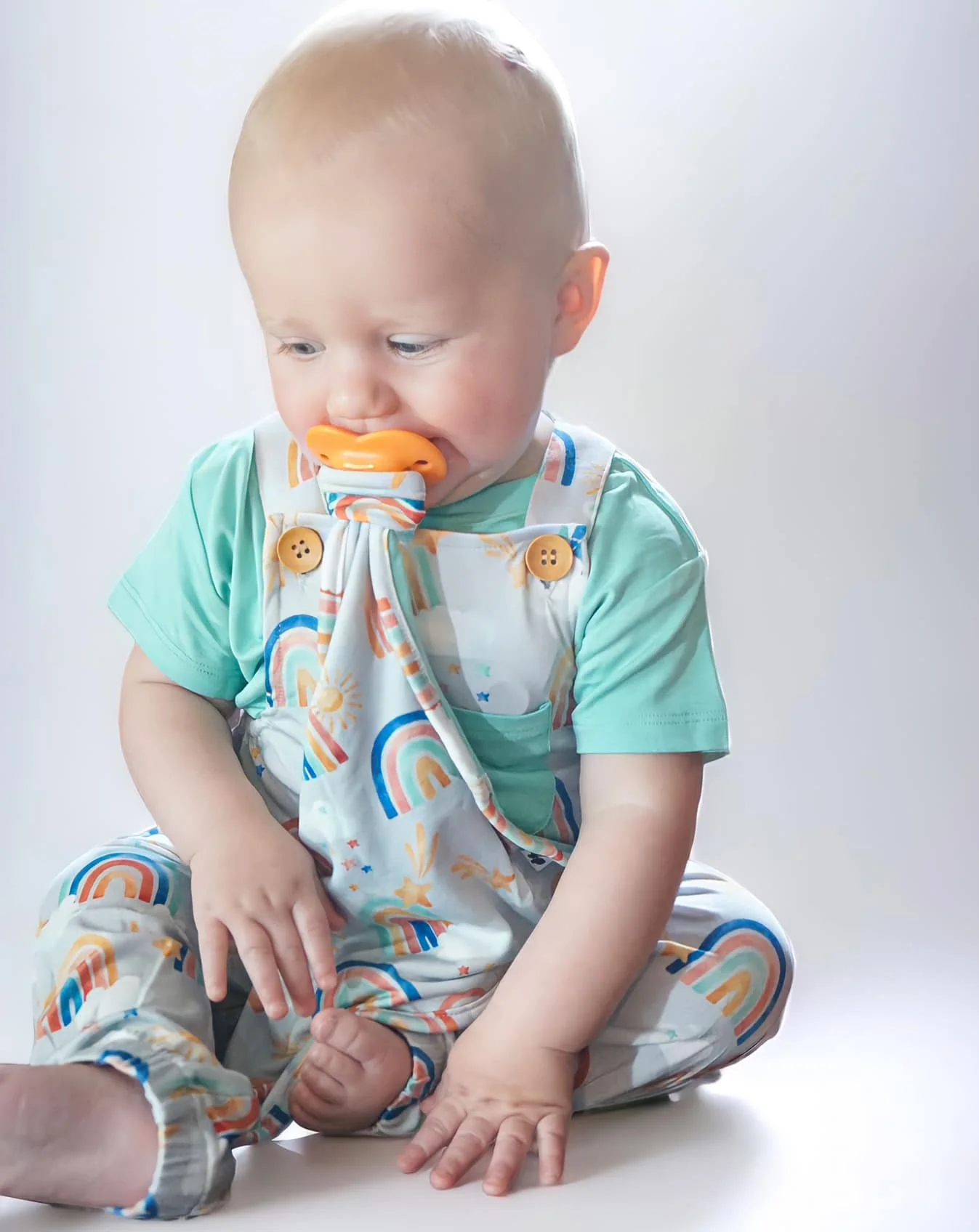 T-shirt and overall set